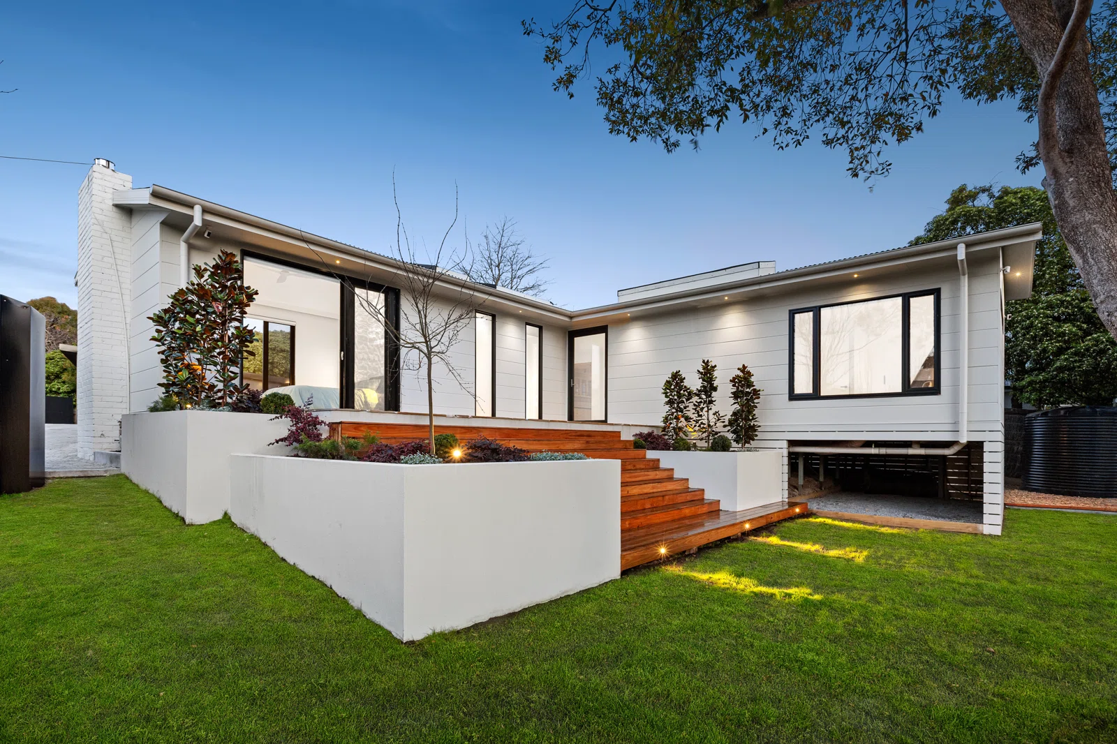 A gorgeous family home which is so so private